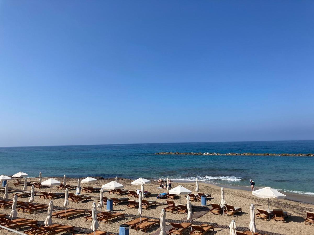 Sun Julz Apartments On The Beach Paphos Esterno foto