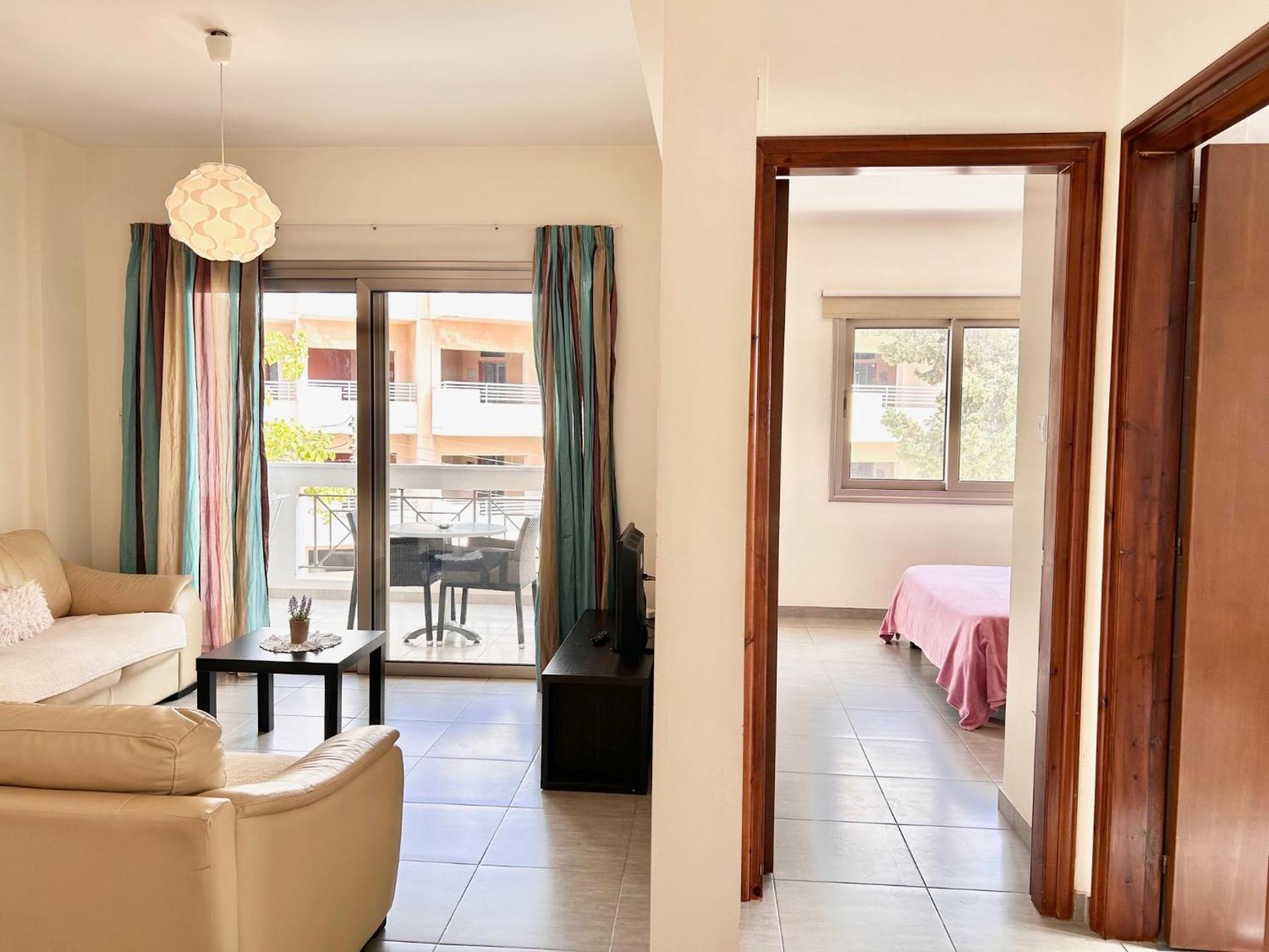 Sun Julz Apartments On The Beach Paphos Esterno foto