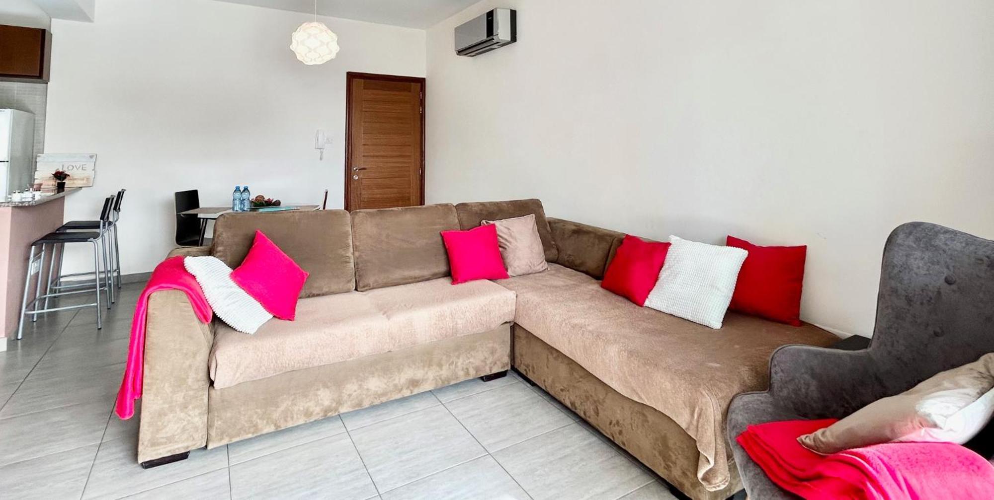Sun Julz Apartments On The Beach Paphos Esterno foto