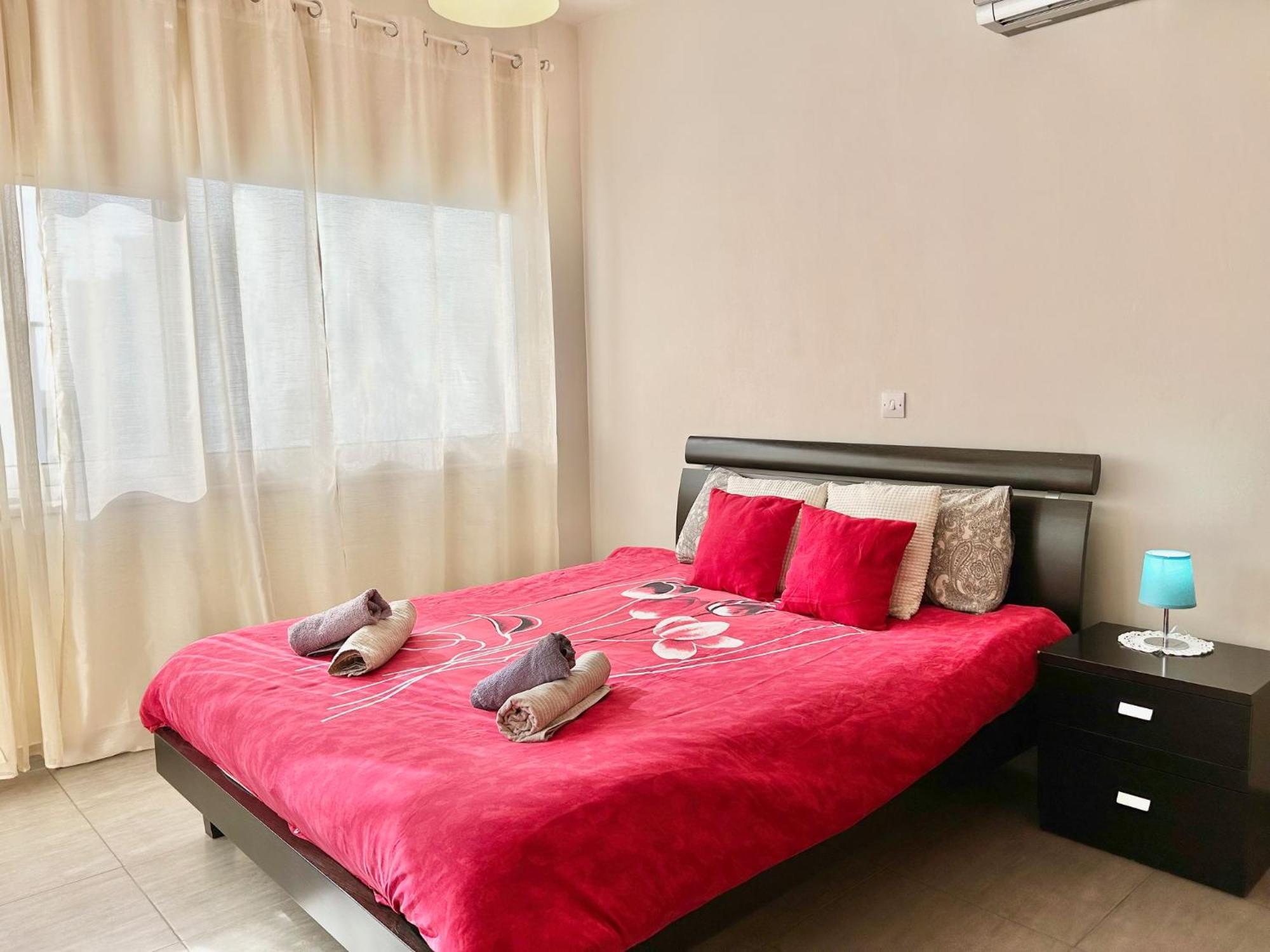 Sun Julz Apartments On The Beach Paphos Esterno foto