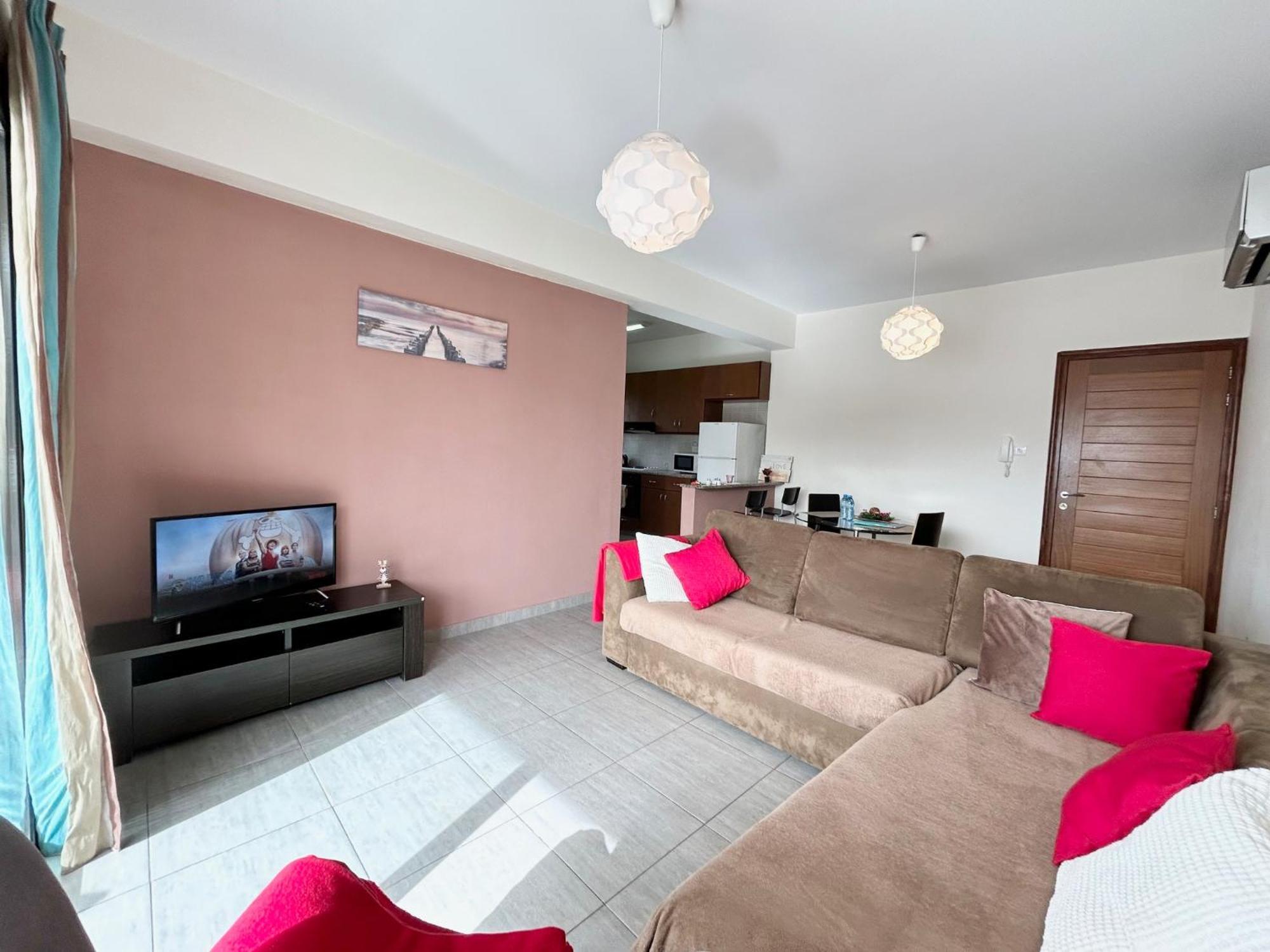 Sun Julz Apartments On The Beach Paphos Esterno foto