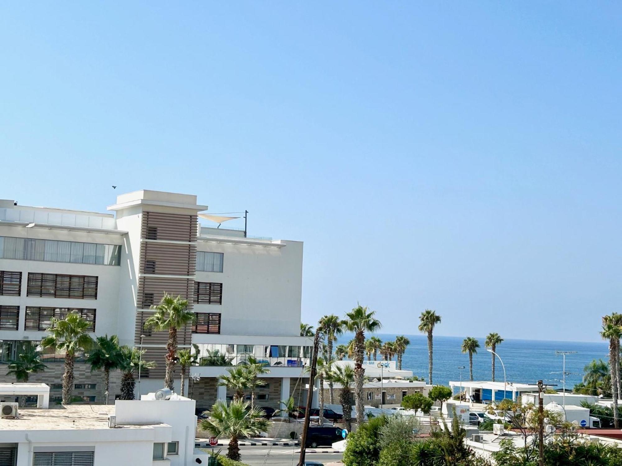 Sun Julz Apartments On The Beach Paphos Esterno foto