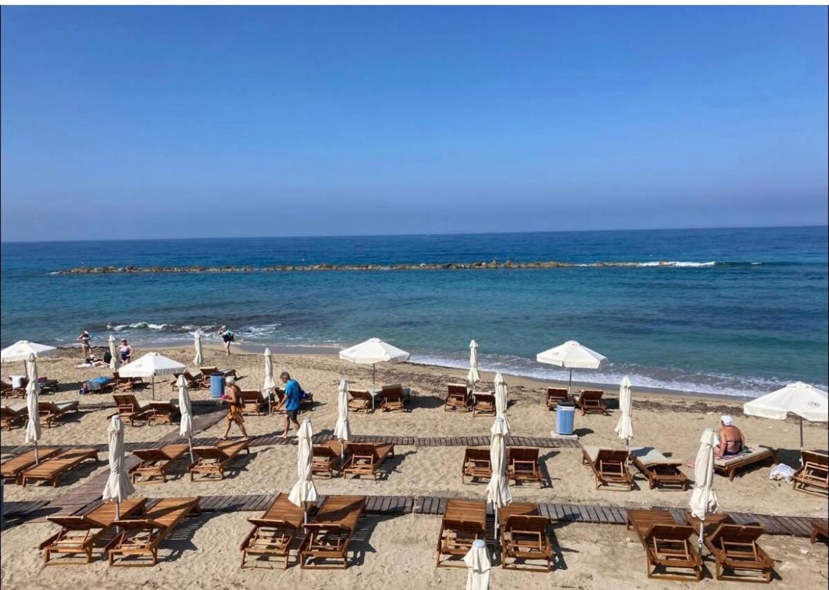 Sun Julz Apartments On The Beach Paphos Esterno foto