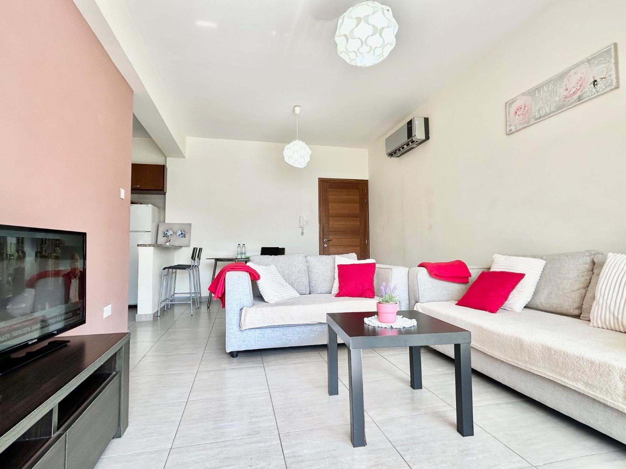 Sun Julz Apartments On The Beach Paphos Esterno foto