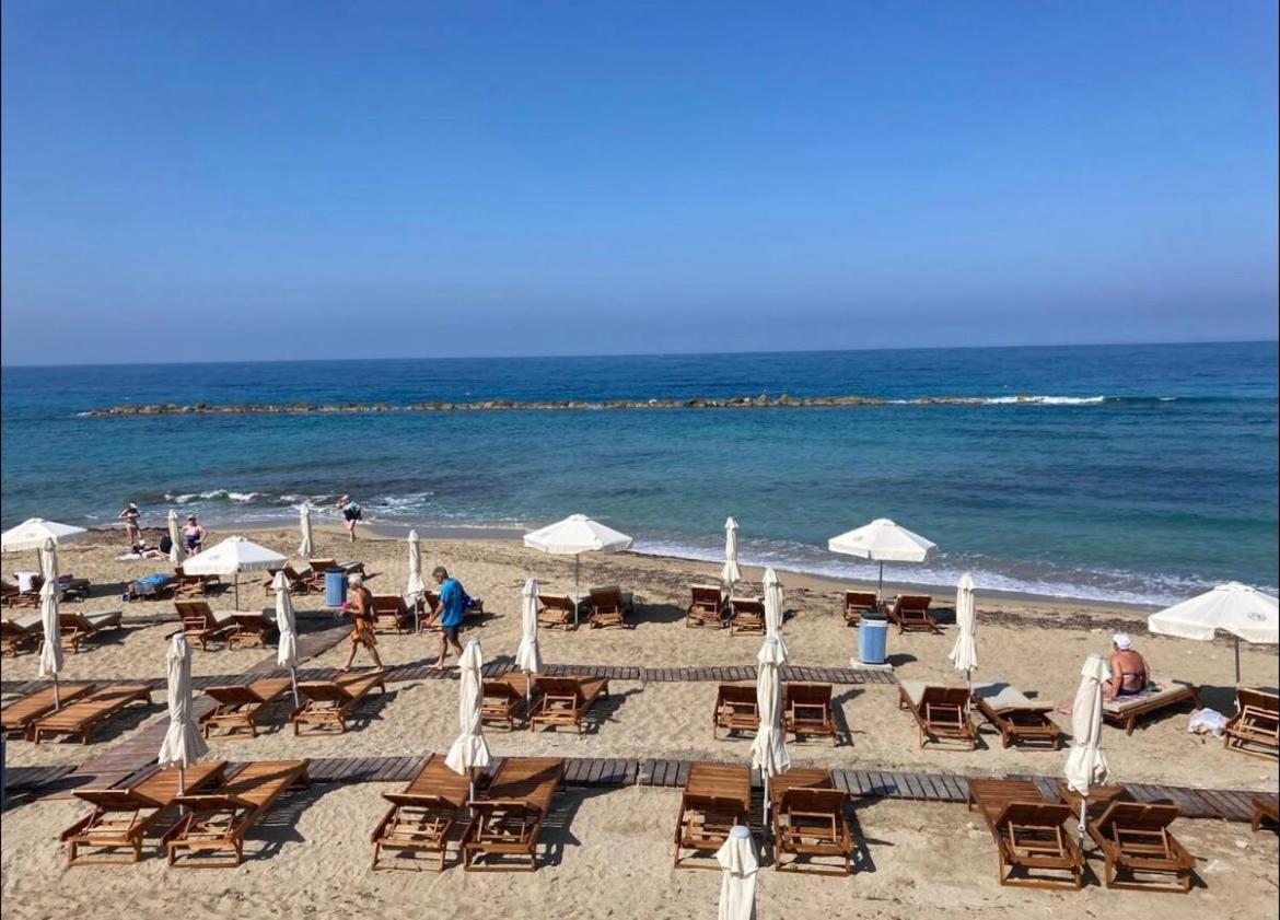 Sun Julz Apartments On The Beach Paphos Esterno foto