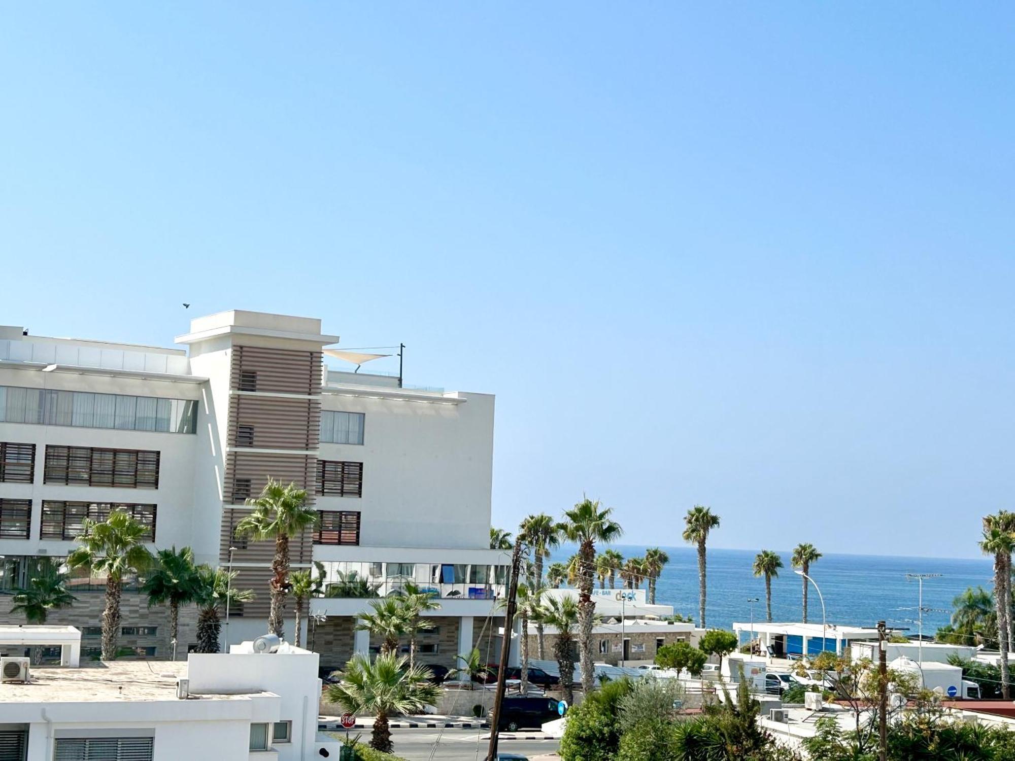 Sun Julz Apartments On The Beach Paphos Esterno foto