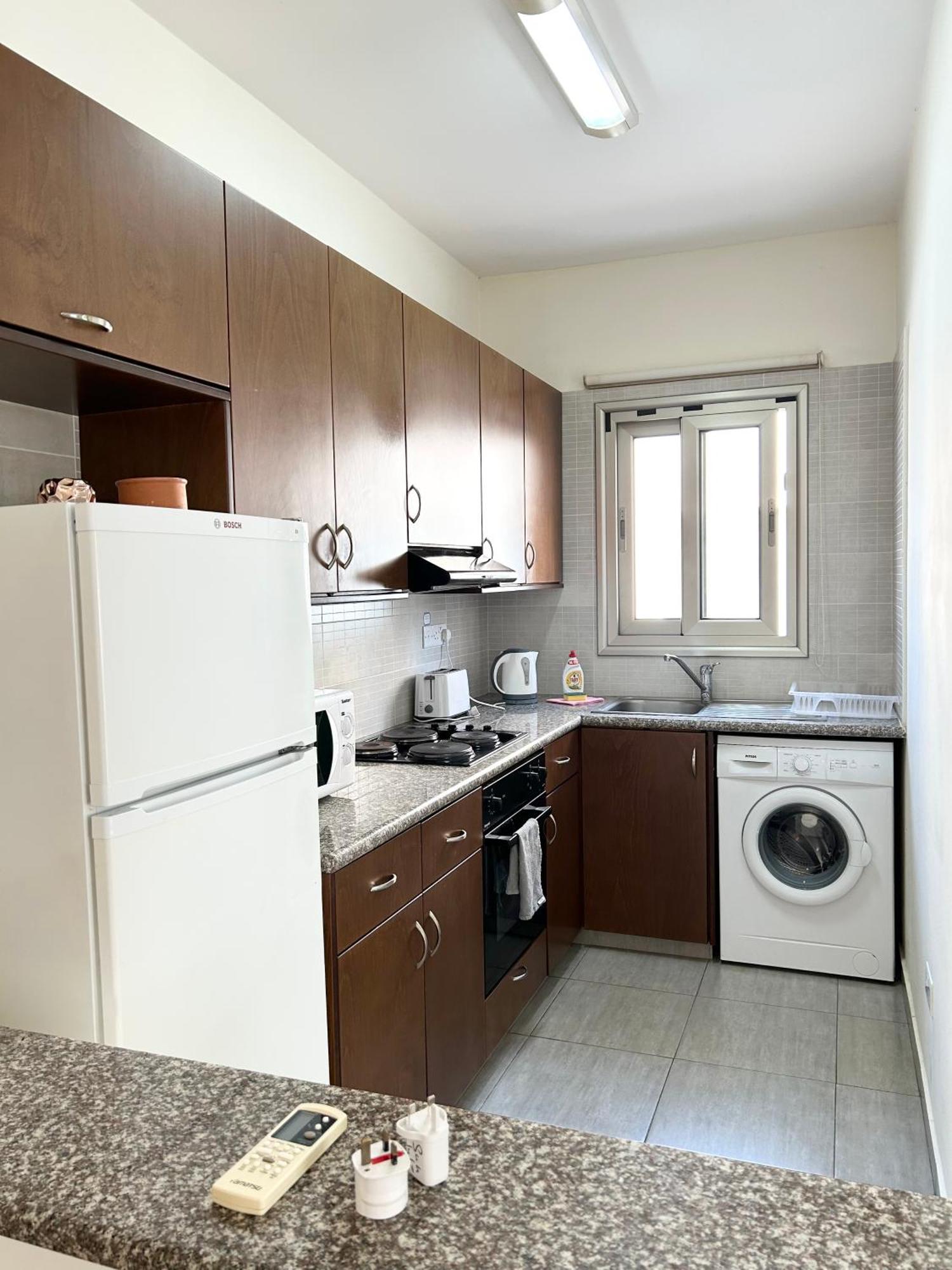 Sun Julz Apartments On The Beach Paphos Esterno foto