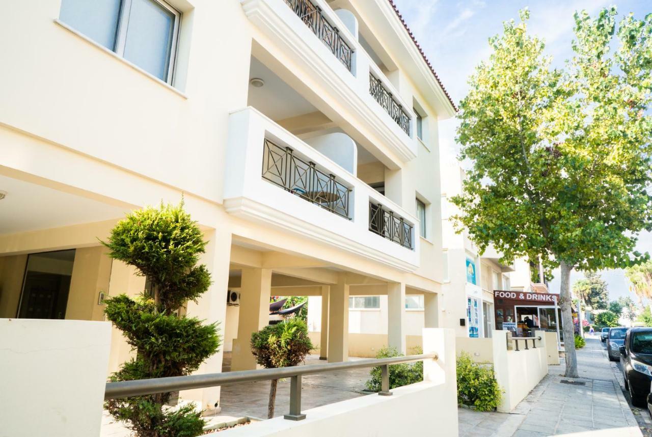 Sun Julz Apartments On The Beach Paphos Esterno foto